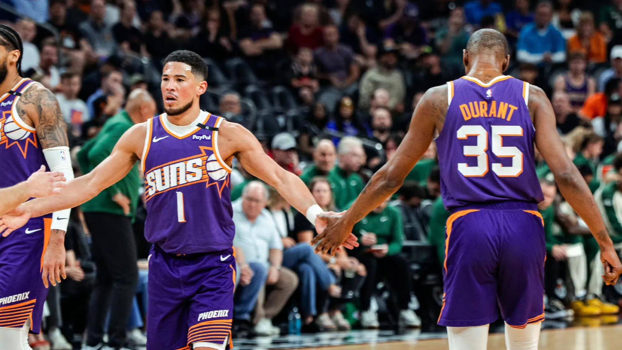 pg游戏官网登录入口密尔沃基雄鹿训练开放日；赛后复出首秀引欢呼；荷甲在即；训练强度明显提升的简单介绍